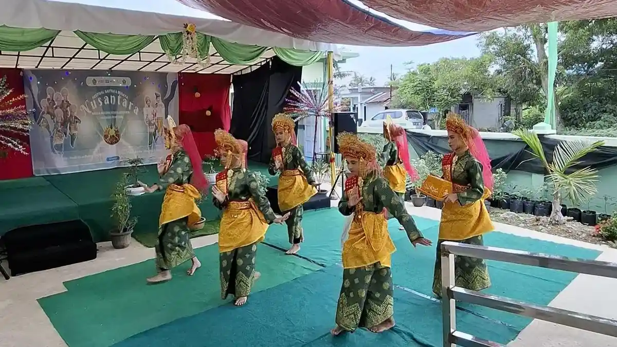 Semarak Festival Sastra dan Budaya Nusantara Warnai HUT ke-16 MTs Negeri Lingga