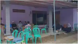 Warga-takziah-di-rumah-duka-korban-kecelakaan-Probolinggo.jpg