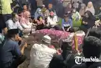 Prosesi-pemakaman-korban-kecelakaan-helikopter-PK-CFX.jpg