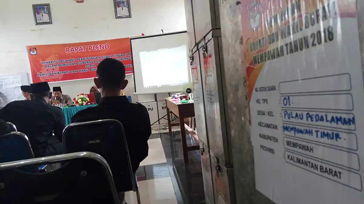 PPK Mempawah Timur Gelar Pleno Hasil Perhitungan Suara dari 6 Desa dan 2 Keluarahan