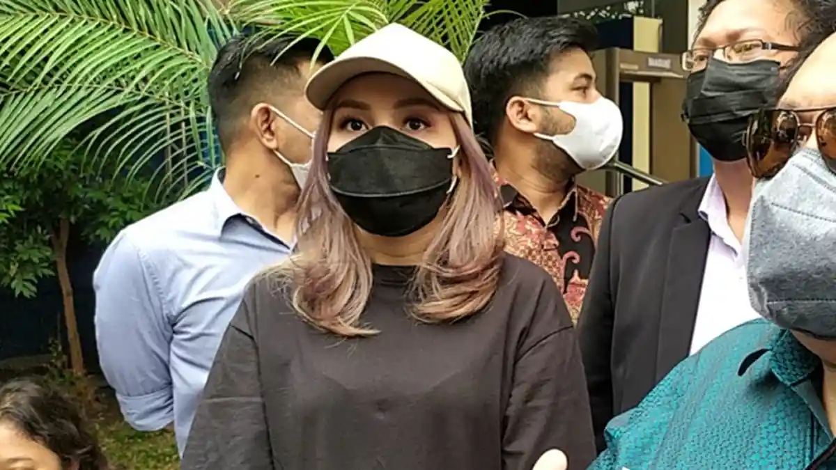 Ayu Ting Ting Berharap Kasus Pencemaran Nama Baik Segera Tuntas
