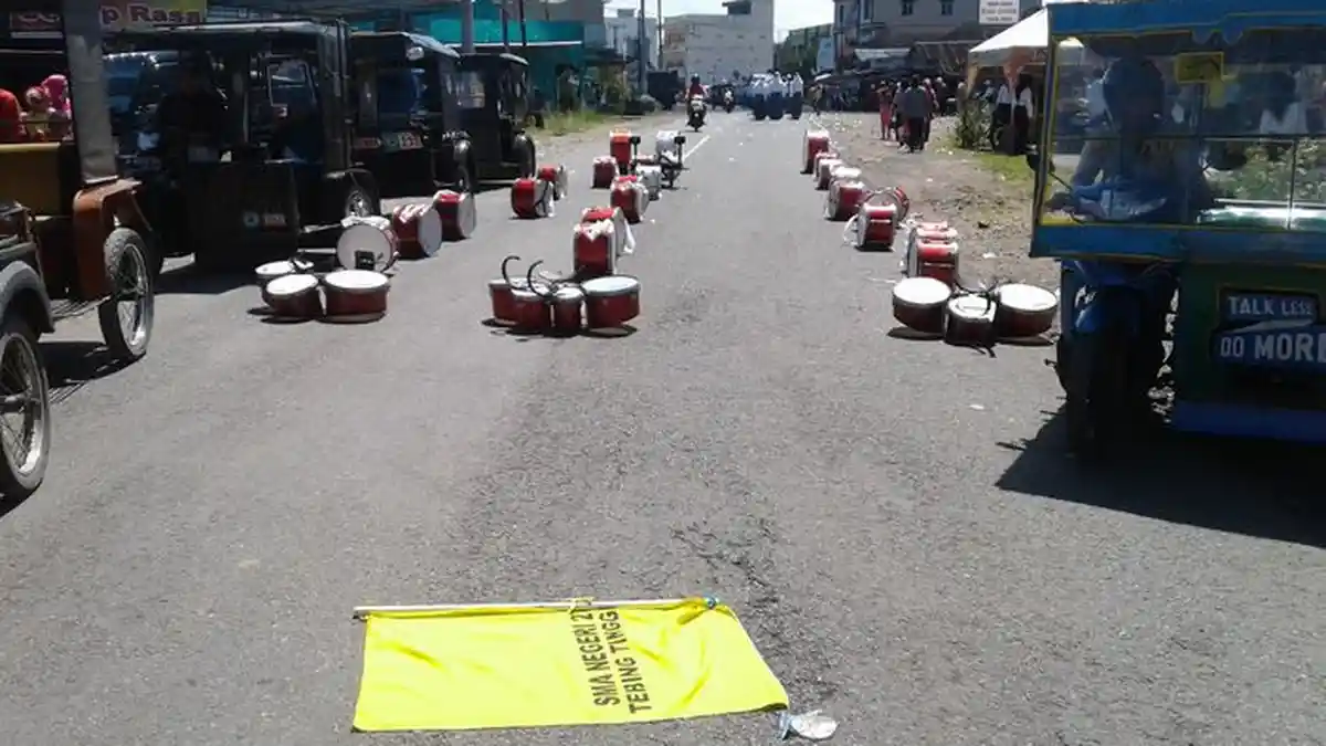 Lomba Gerak Jalan di Empatlawang Bikin Macet Arus Lalu Lintas Jalinteng