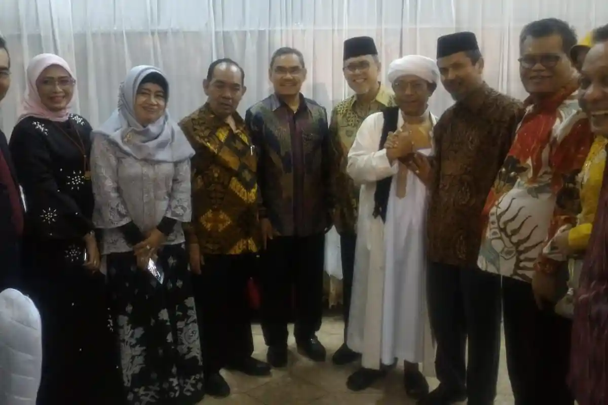 Ketemu di Kondangan, Ustad Aziz Qahhar Sebut Puang Makka Kiai Idealis