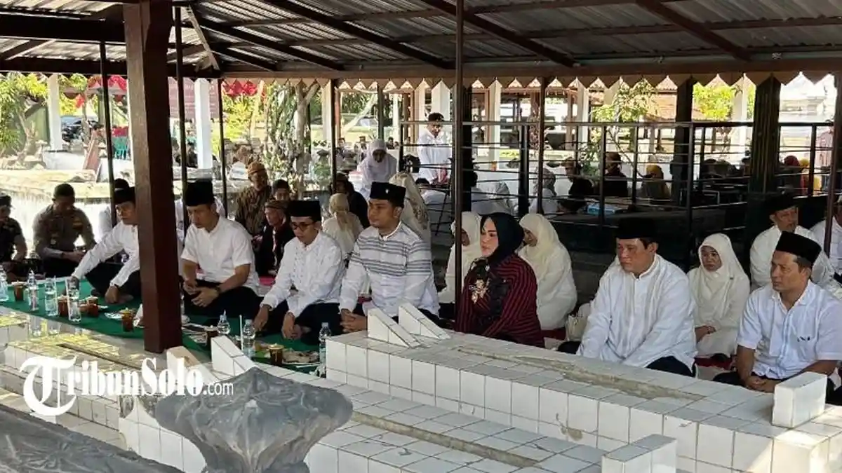 Momen Bupati Sri Mulyani Bersama Forkopimda Ziarah ke 4 Makam Leluhur Jelang Hari Jadi ke-220 Klaten