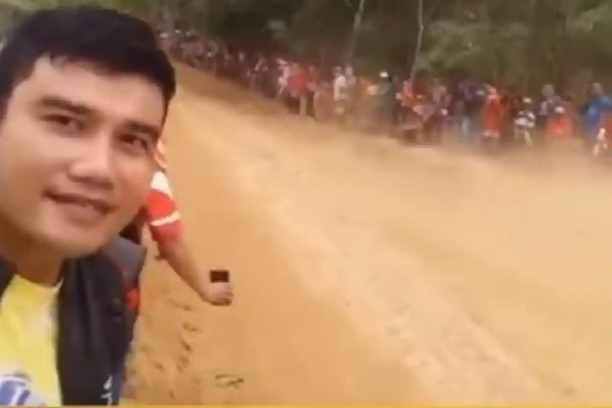 Berakhir Tragis! Awalnya Pria Ini Hanya Ingin Selfie di Arena Balapan, Lihat Videonya!