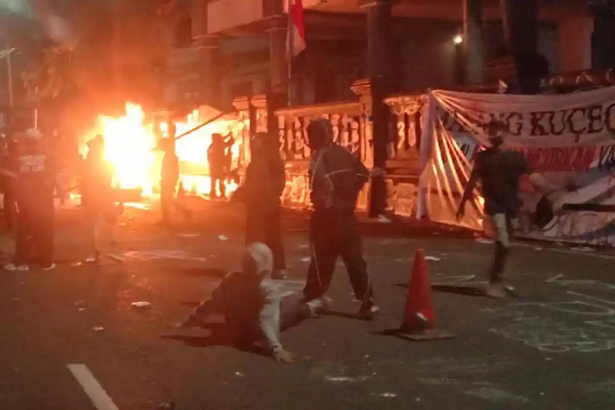 Kekerasan di Balik Aksi Tolak UU TNI di Kota Malang yang Ricuh Diungkap Aliansi Suara Rakyat