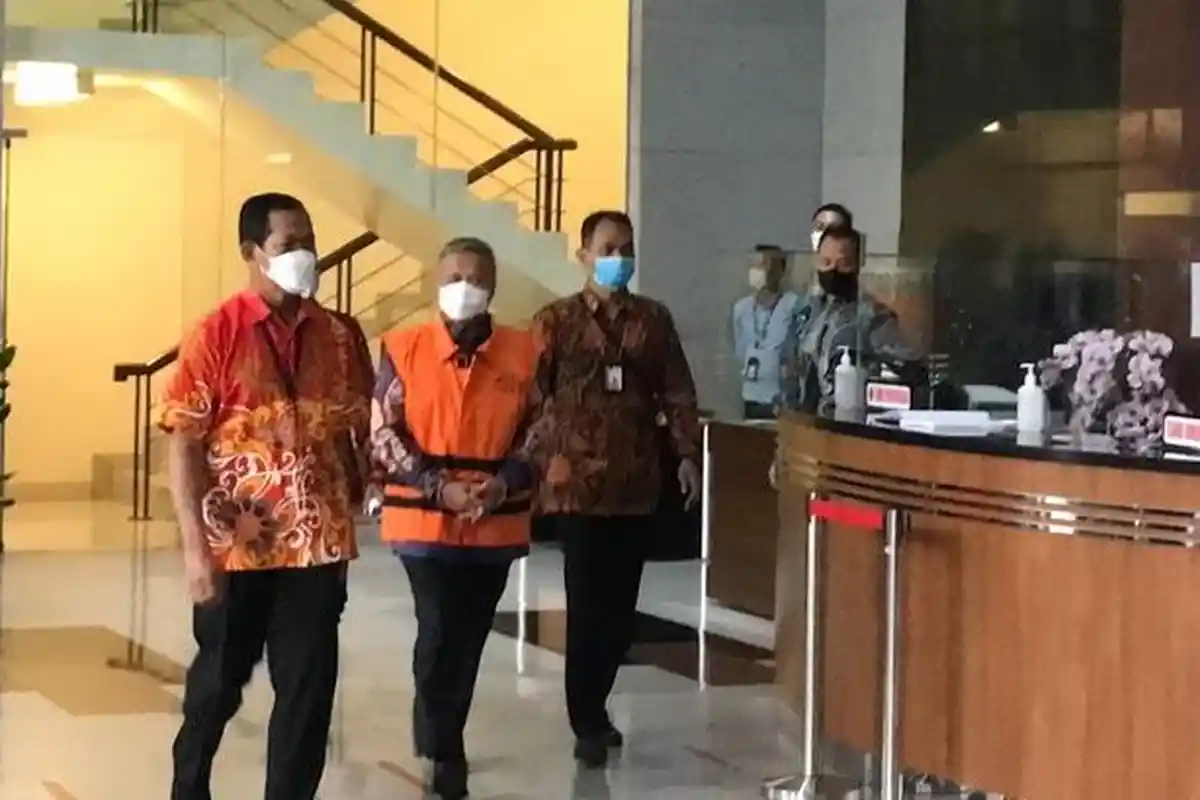 Hakim Agung Tersangka KPK, Anggota DPR Beri Pesan hingga Sindir: Maju Tak Gentar Membela yang Bayar