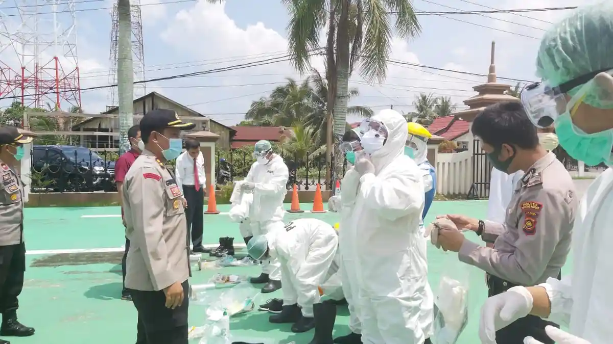 Personel Polres Tanjab Barat, TNI dan Mahasiswa Jadi Relawan Covid-19, Ini Tugas Mereka