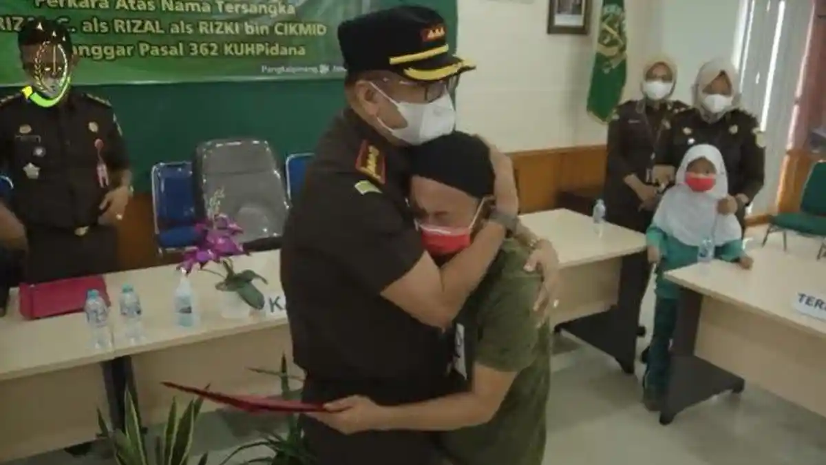 Kisah Haru Seorang Ayah di Pangkalpinang Dibebaskan Setelah Curi Ponsel untuk Belajar Anak