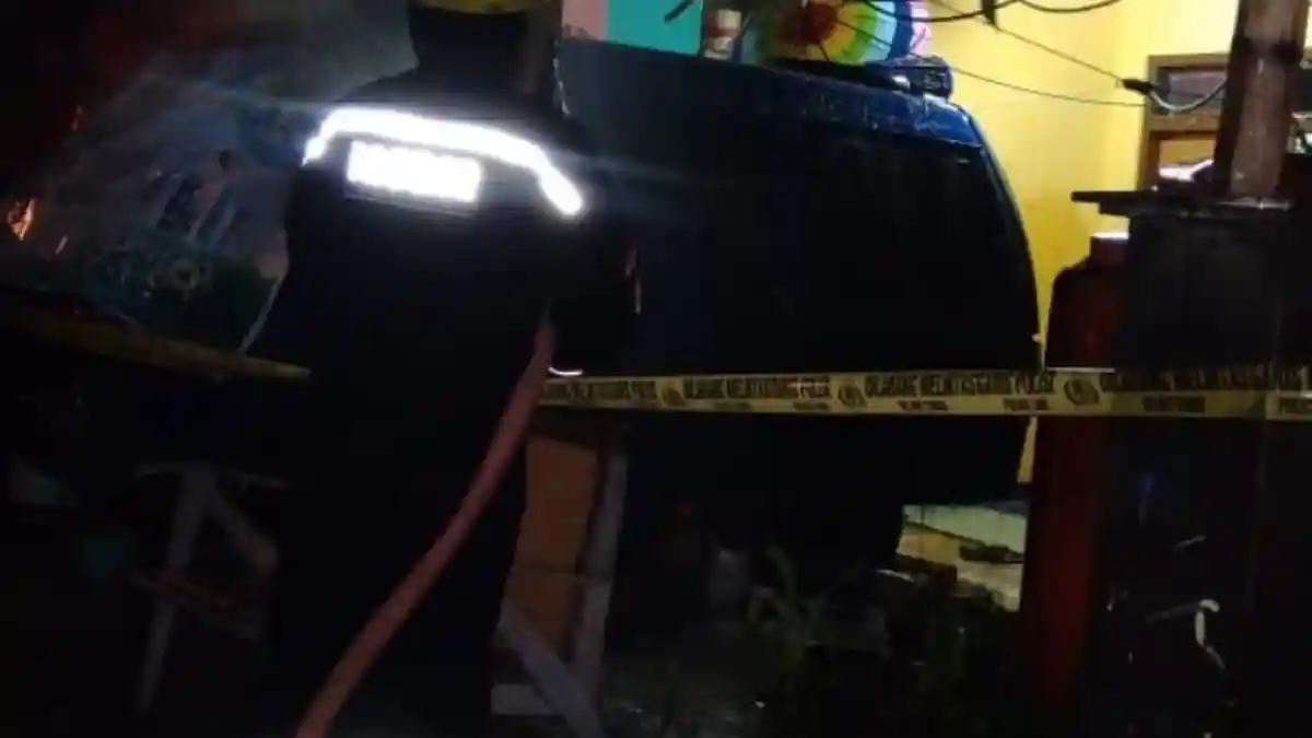 Rumah Tempat Penemuan Mayat di Perum Korpri Cigintung Kuningan Disemprot Disinfektan