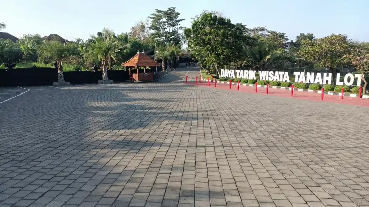 Penataan Ulang Area Parkir dan Suksesnya Pujawali di Tanah Lot, Simak Beritanya 