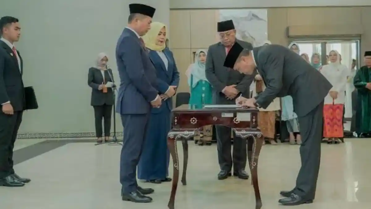 Dilantik Jadi Kadiskominfotik, Yusron Hadi Siap Jadi Juru Bicara Gubernur NTB