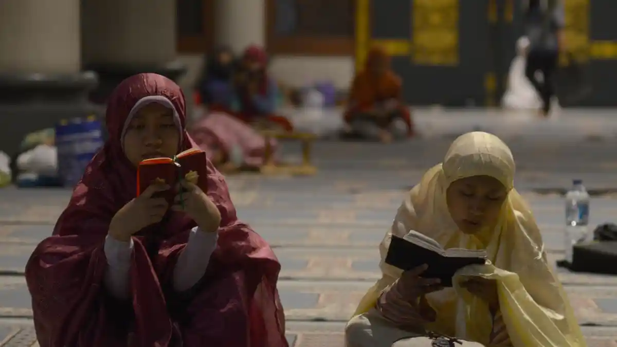 Pahala Membaca Surat Al Kahfi di Hari Jumat, Lengkap Tulisan Arab dan Terjemahannya