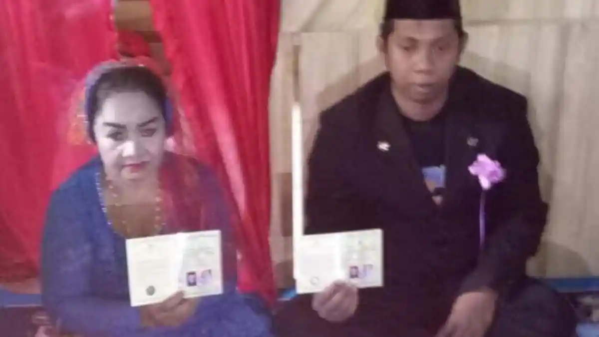Pernikahan Beda Usia Bikin Heboh Lagi, Begini Kisah Cintanya