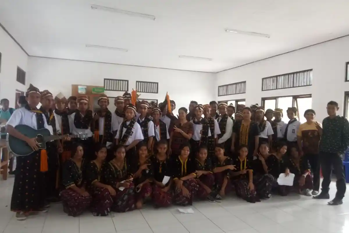 Wow! Ujian Praktek Seni dan Budaya, Siswa SMKN 1 Aesesa Gunakan Tenun