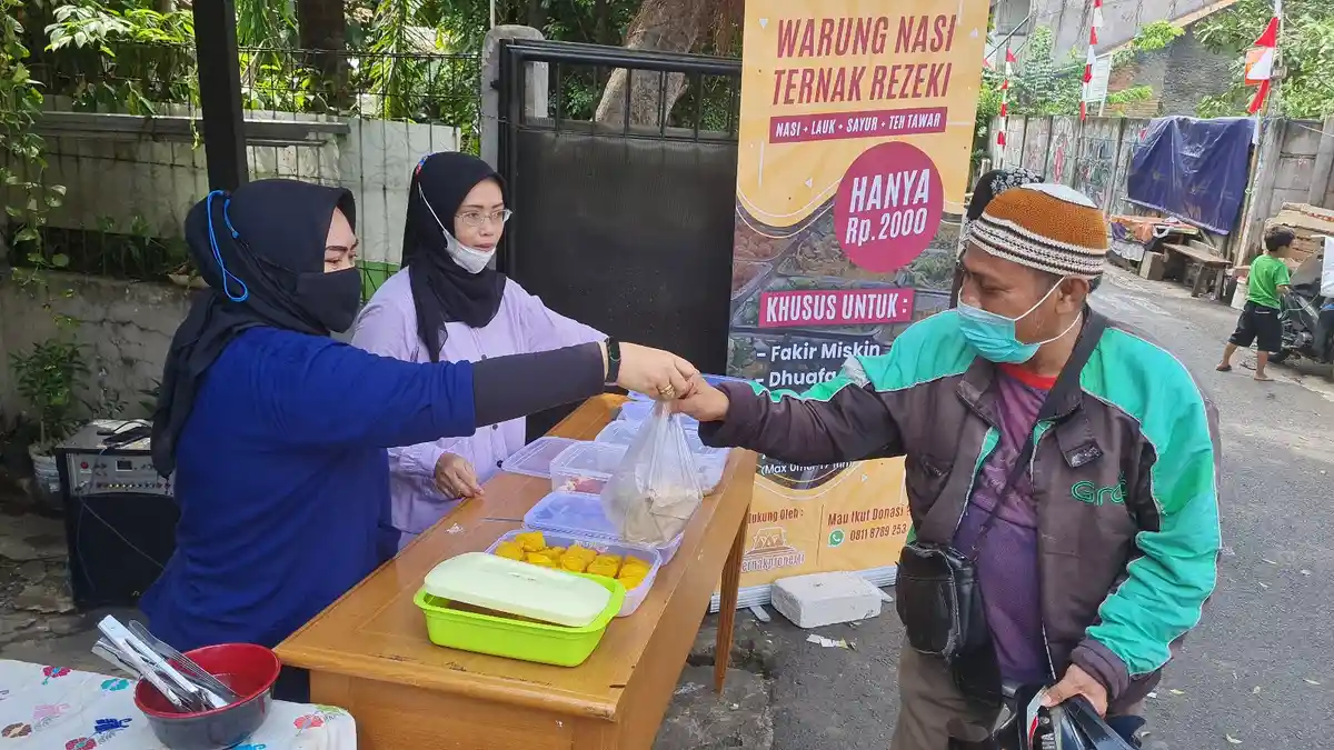 Kisah Warga Cipete Bikin Warung Makan Bagi yang Terdampak PPKM: Per Bungkus Hanya Rp 2 Ribu
