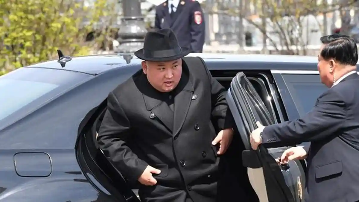 POPULER Sehat & Langsung Terlihat Merokok, Misteri 20 Hari Hilangnya Kim Jong Un Terjawab