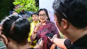 Direktur-PIB-College-Prof-Dr-Ir-Anastasia-Sulistyawati-saat-jumpa-pers.jpg