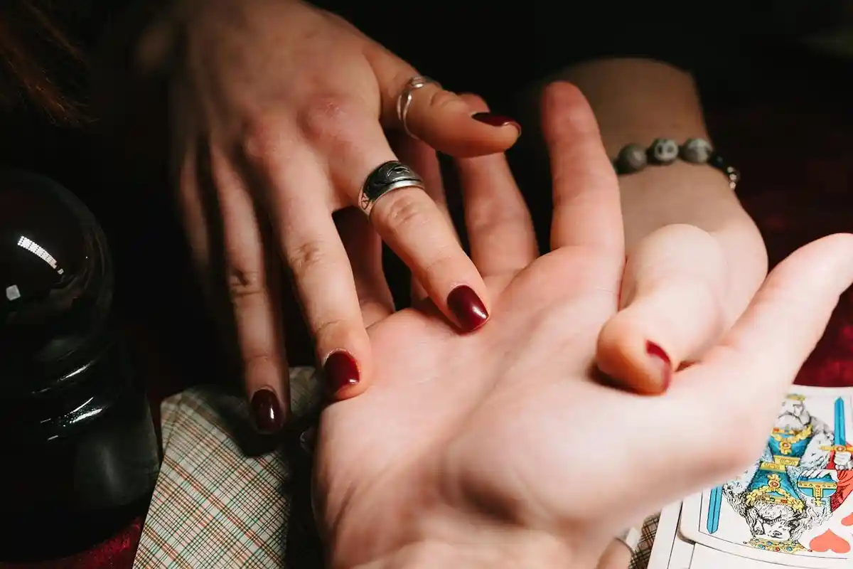 4 SHIO HOKI Banyak Uang Hari Ini Jumat 7 Februari 2025 Ada Shio Macan dan Shio Naga