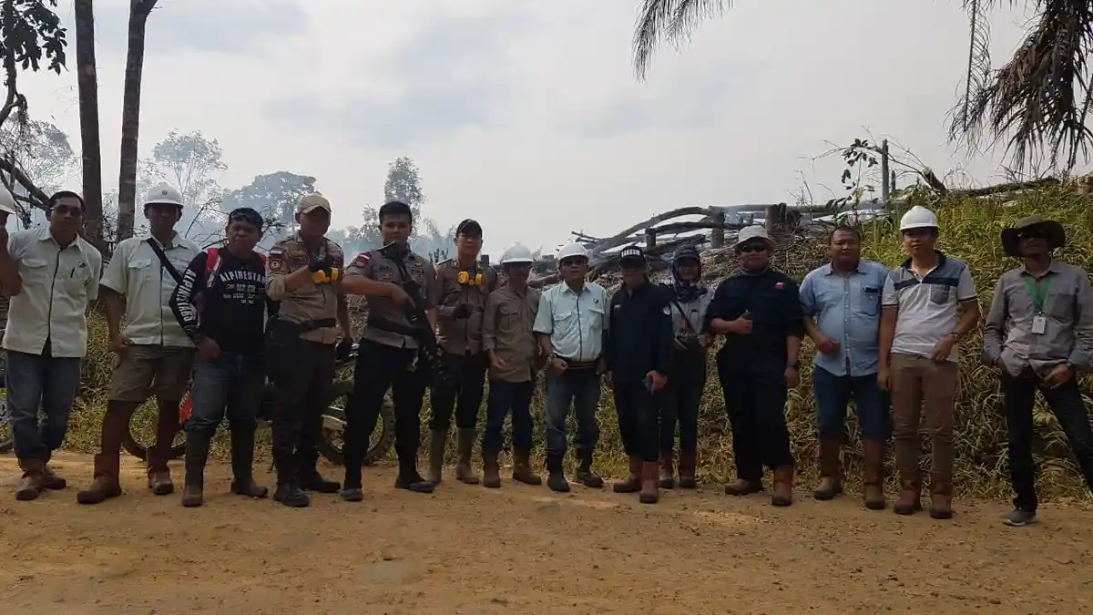 Sinergitas Pencegahan dan Penanggulangan Karhutla PT GKM dan Polsek Sekayam