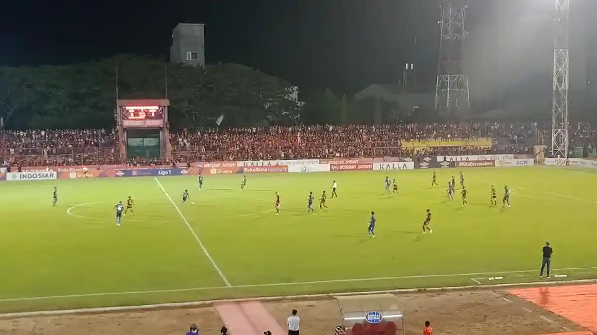 BREAKING NEWS: Arema Perkecil Kedudukan Lewat Riky Kayame, Skor 6-2
