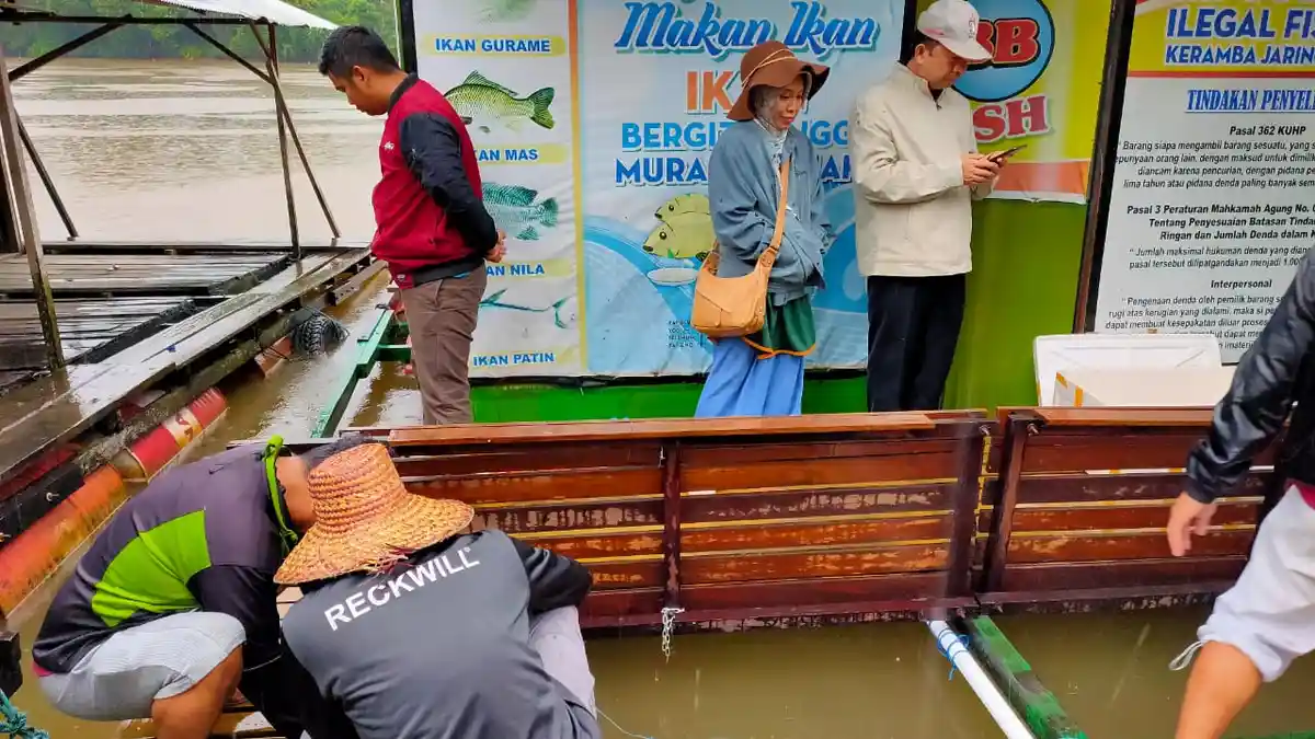 Banyak Ikan Warga Kembali Mati di Sungai Segah Berau, Bupati Muharram Singgung Nama Perusahaan Ini