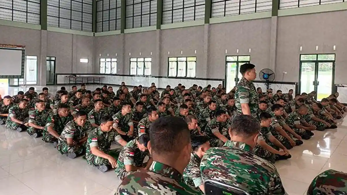 Kodim 1208/Sambas Gelar Jam Komandan dan Tes Urine Anggota Secara Acak