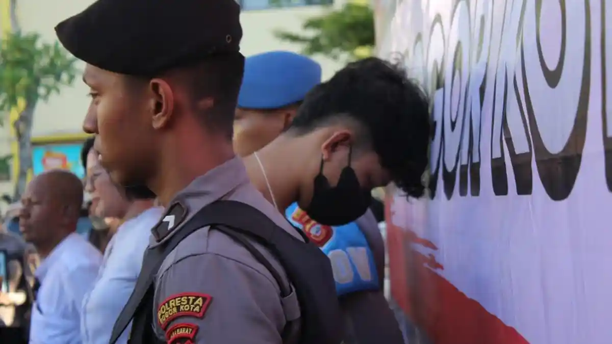 Tukul Didampingi Orangtua Saat Diperiksa, Ditempatkan di Sel Khusus Sendirian