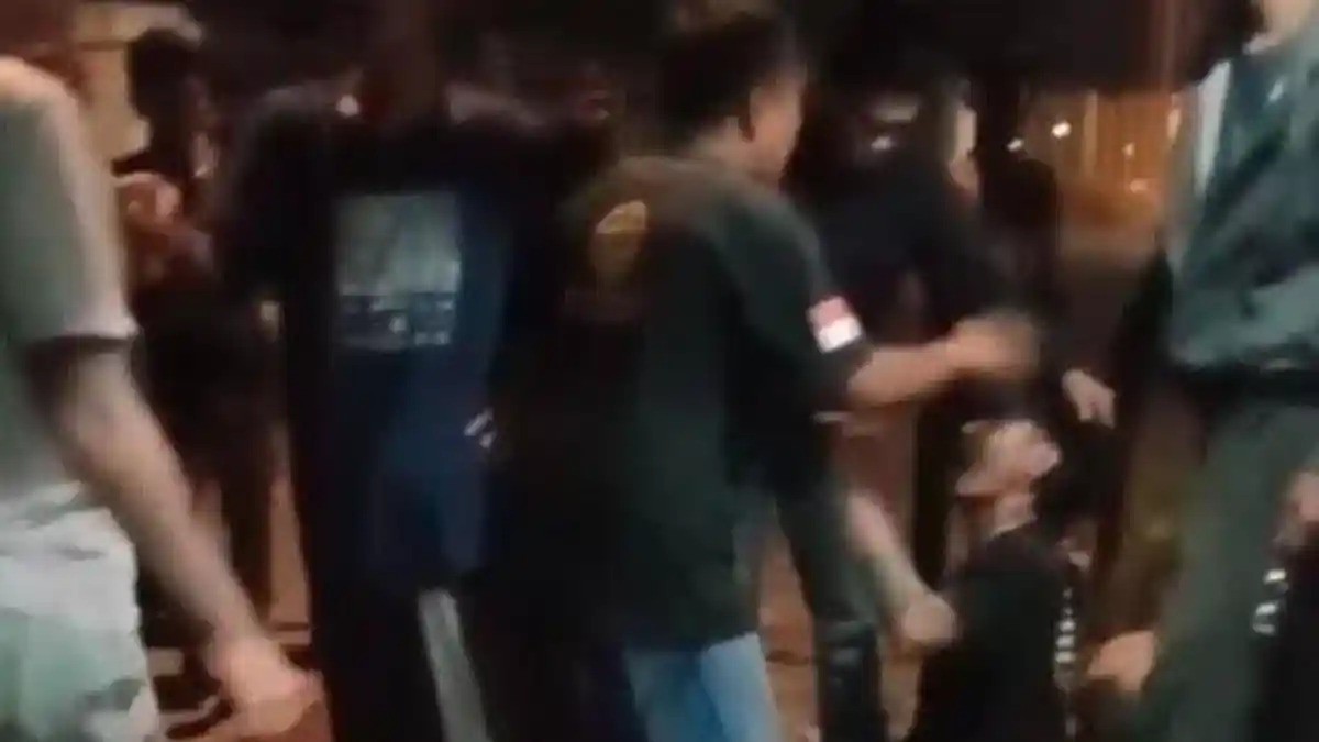 Maling Motor di Jombang Babak Belur Jadi Bulan-bulanan Massa