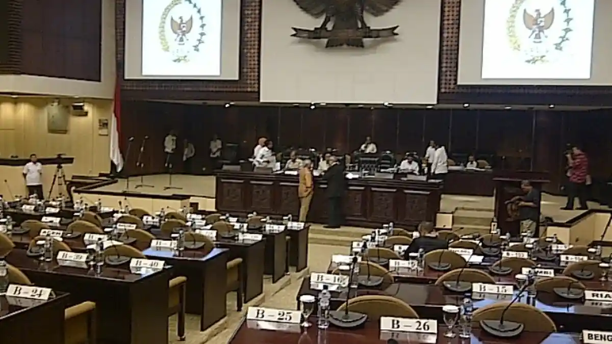 Oesman Pimpin Rapat Paripurna, Tiga Eks Pimpinan Soleh, Hemas, Farouk Tidak Hadir