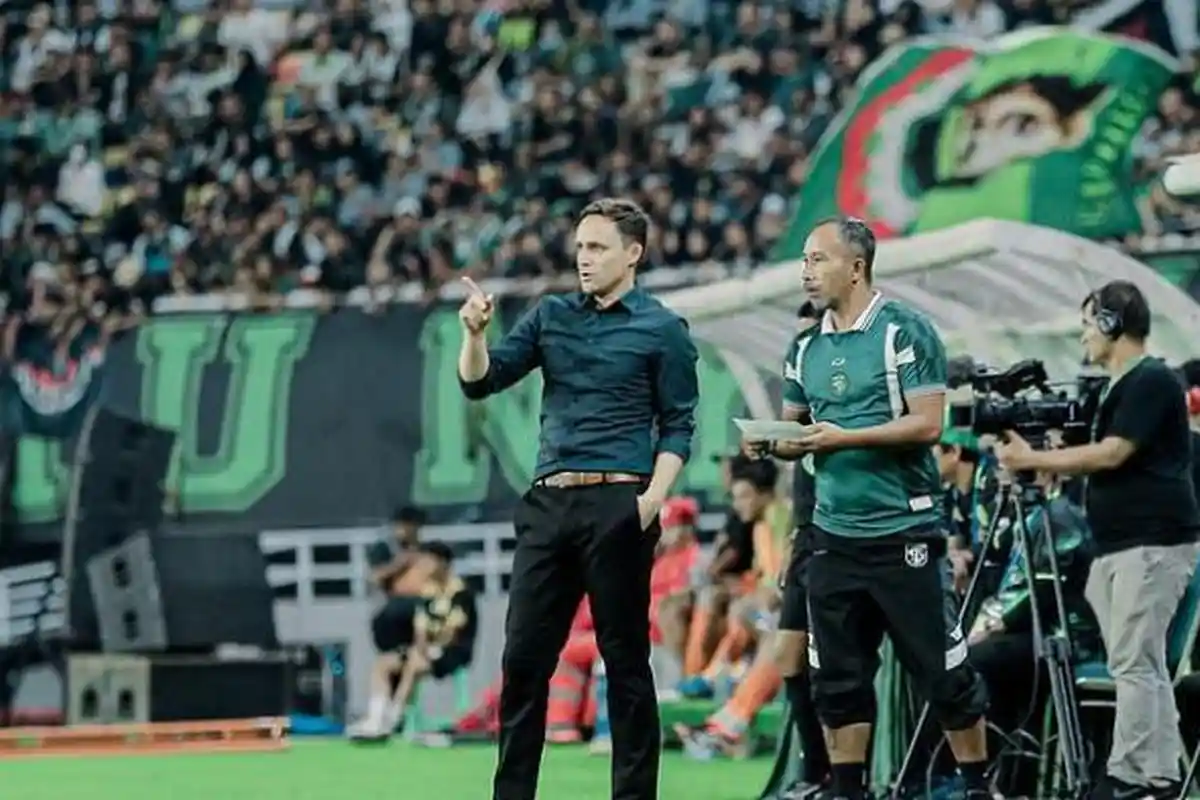 3 Notifikasi Buruk untuk Paul Munster Jelang Persebaya Surabaya Kontra Persib Bandung, Bonek Cek