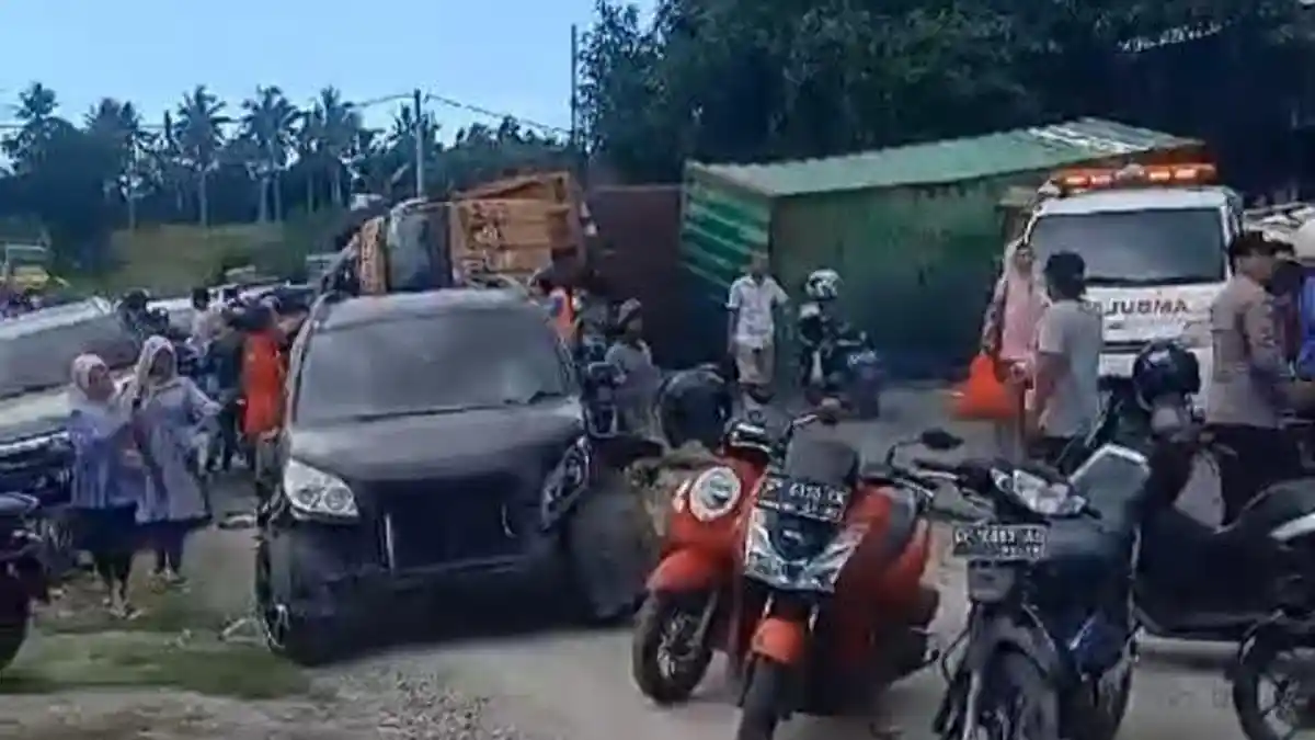 Kronologi Truk Kontainer Tabrak 8 Kendaraan di Sidrap dan Tewaskan 1 Orang, Rem Blong saat Penurunan