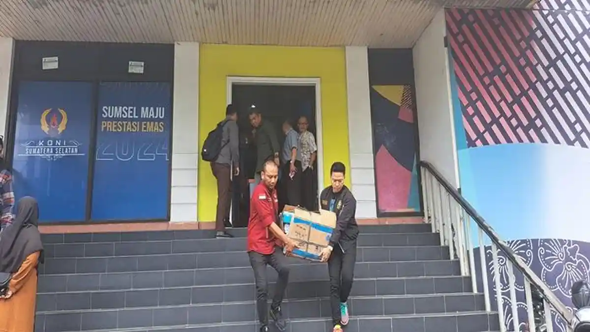 Ribuan Lembar Dokumen Diamankan Kejati Sumsel dari  Kantor KONI Sumsel