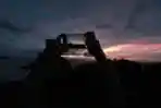Menikmati Matahari Terbenam di Labuan Bajo