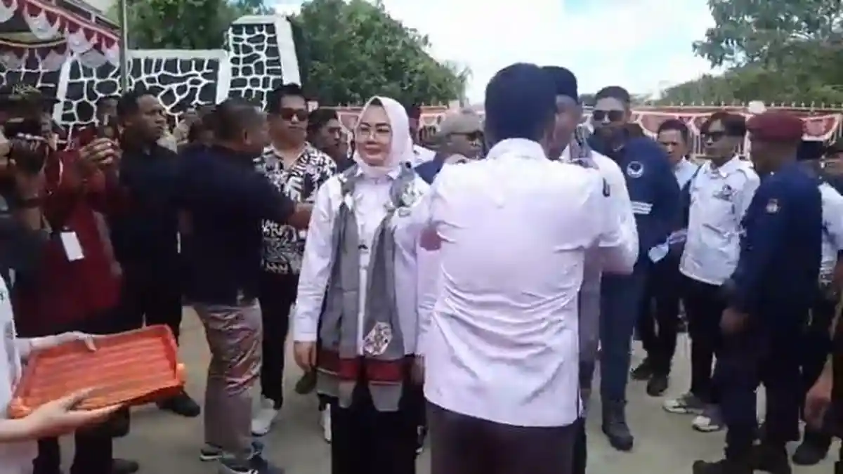 Siska Karina Imran dan Sudirman Jadi Pasangan Calon Pertama Daftar Pilwali 2024 di KPU Kota Kendari