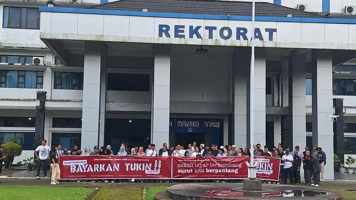 Dosen ISI Padang Panjang Gelar Aksi Tuntut Tukin