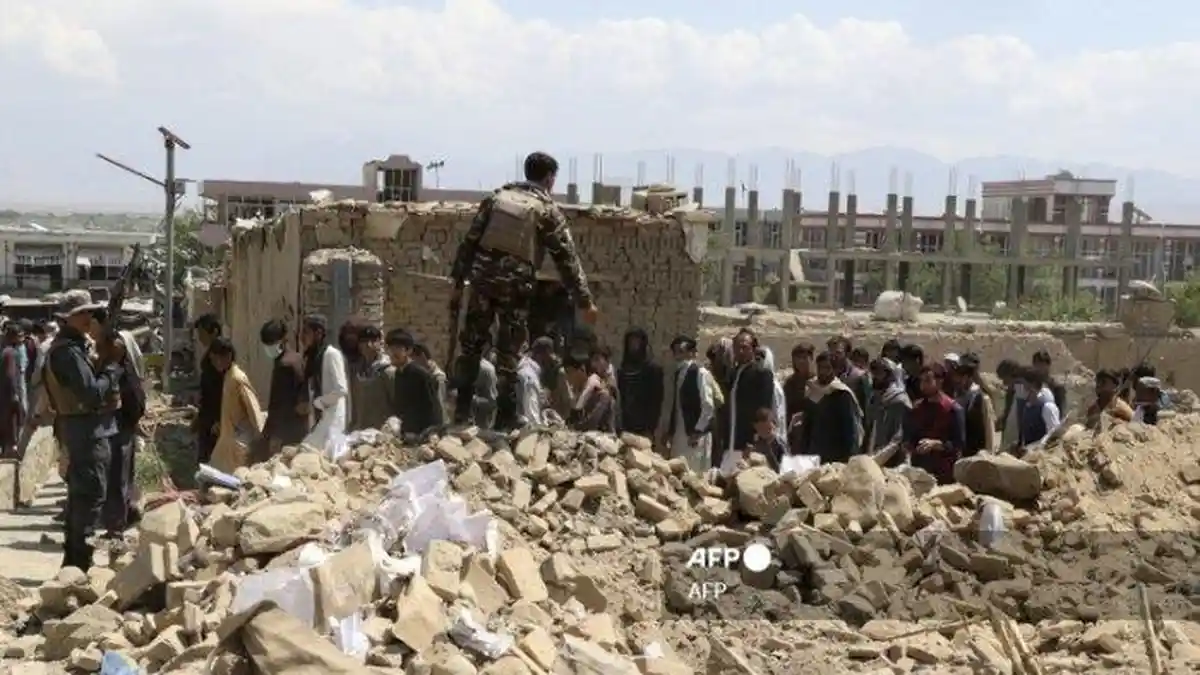Ledakan Bom Bunuh Diri Hantam Wisma di Afghanistan, 21 Orang Tewas