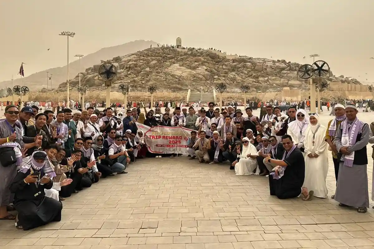 Bagai Mendapat Durian Runtuh, Fatimah Karyawan Alfamart Kota Tegal Diberangkatkan Umroh