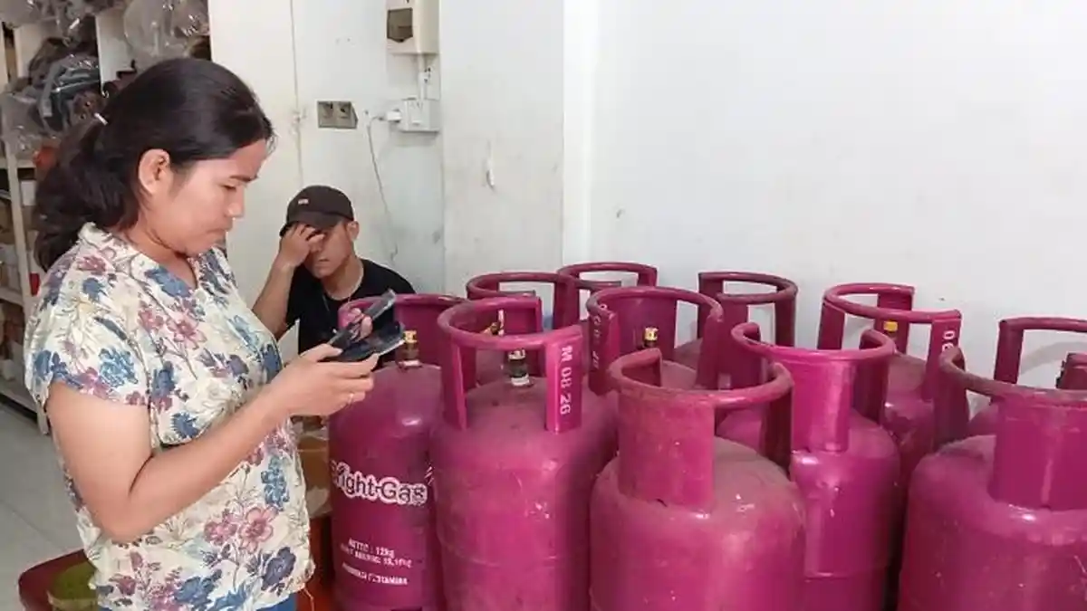 Pengusaha Pangkalan Terkejut Harga LPG Non Subsidi di Padang Naik, Pembeli Banyak Batalkan Pesanan