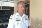 Sekda-Baubau-Roni-Muhtar-Sebut-Bakal-Terus-Datang-Meski-Selalu-Dicegat-Satpol-PP-Masuk-Berkantor.jpg