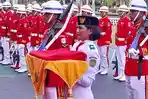 20230821_Juniar-Gracewita-Dwi-Subagya-pembawa-baki-bendera.jpg
