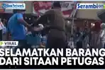 VIDEO VIRAL Pedagang Keliling Berusaha Selamatkan Barang dari Sitaan Petugas Satpol PP Bukittinggi