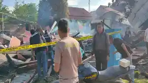 Maret-2026-dini-hari-Api-menghanguskan-gedung.jpg