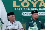 Ketua-Lembaga-Pemenangan-Pemilu-DPC-PKB-Lamongan-Mustaqim-Khoiron-mendampingi-Ketua-DPC.jpg