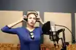 Nikita Mirzani Rekaman Single Dangdut