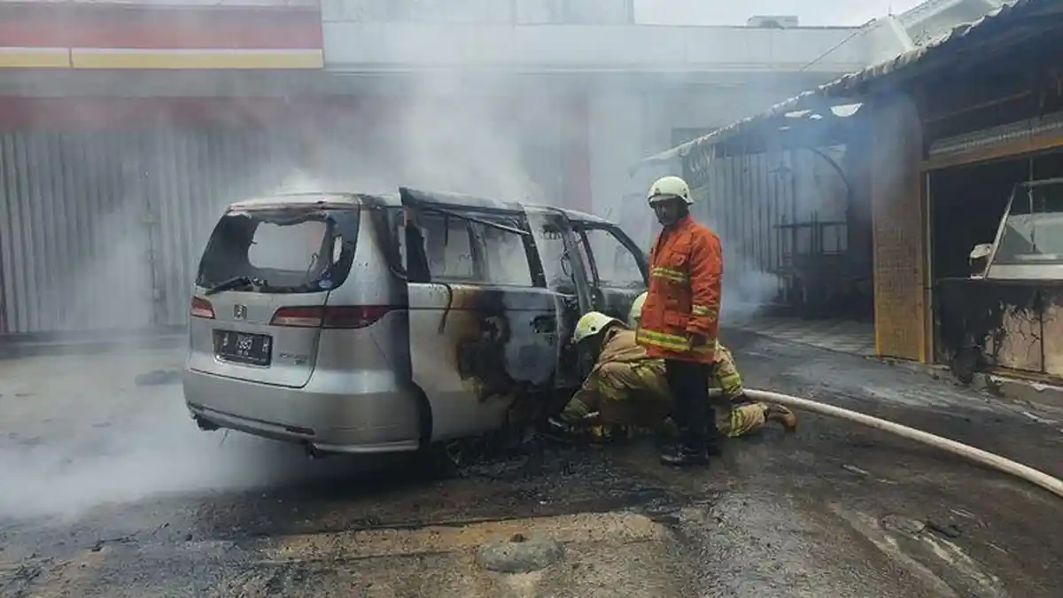 Kendaraan Diwajibkan Dilengkapi APAR, Harga Mobil Bakal Naik 1 Persen