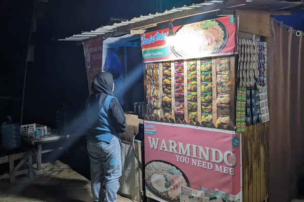 Warung Mie Siram Mama Fika, Tempat Makan Murah di Andowia Konawe Utara Sultra Buka Sampai Subuh