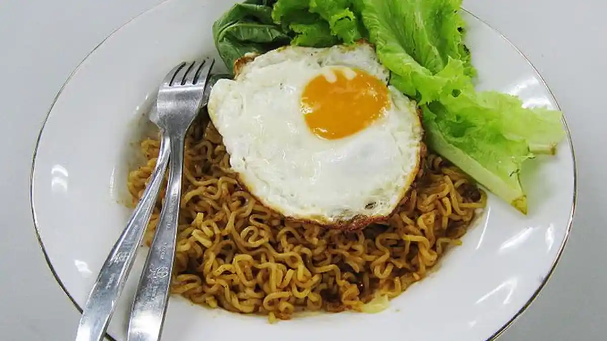 Cara Memasak Mi Instan Agar Lebih Sehat, Efek Buruk Bagi Kesehatan Dapat Berkurang