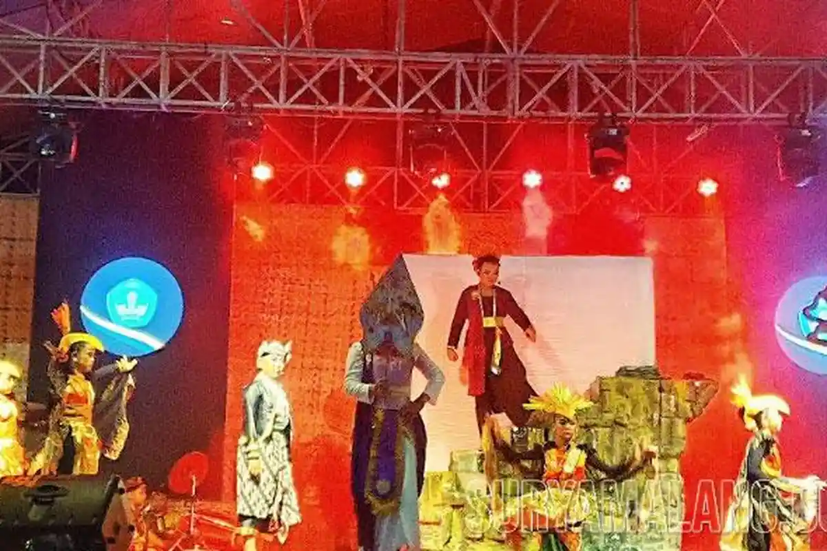 Mengenang 730 Tahun Majapahit Lewat Pentas Sendratari Panji Laras dari Bethari Jombang