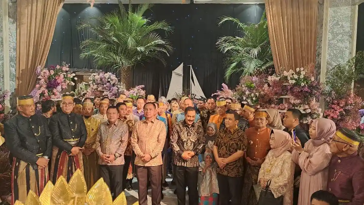 Deretan Nama Jenderal TNI dan Polri 'Mengelilingi' Haji Isam, Termasuk Wakil Prabowo Subianto